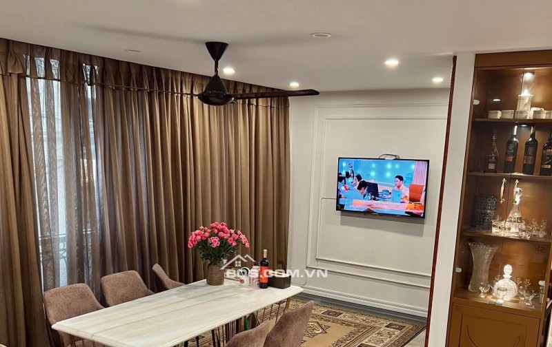 Bán Nhà Gần Phố Phạm Ngọc Thạch, Đống Đa 37/44m, 6 tầng, mt 6.9m, giá 15.6 tỷ.