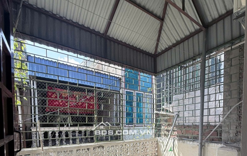 BÁN NHÀ ĐEP 1.38 TỶ 2.5 TẦNG 36M2 ( ĐÔNG NAM ) NGÕ TRẦN NHÂN TÔNG
