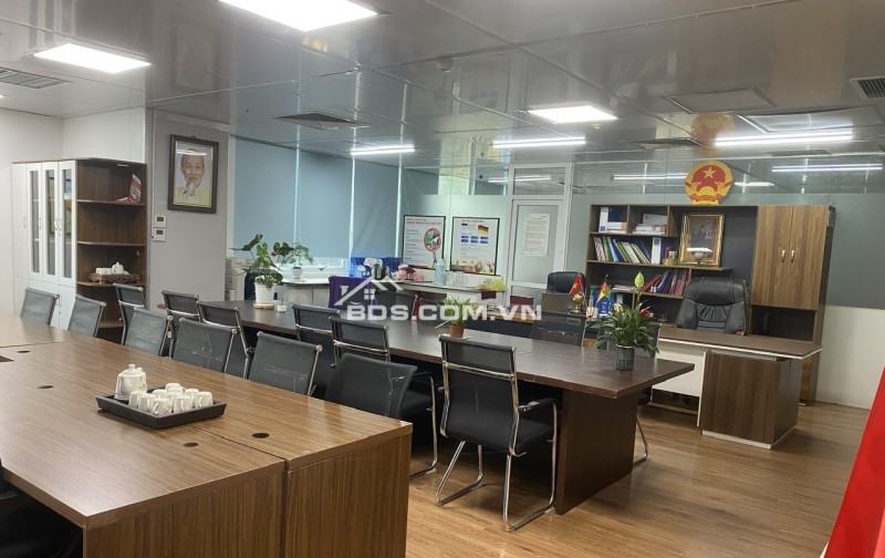 Văn phòng đẹp 150m2 tại phố 249 Thụy Khuê, khu vực trung tâm sat Hồ Tây, giá cạnh tranh