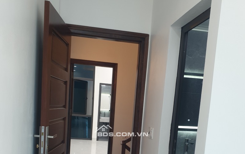 BÁN NHÀ ĐẸP 4 TẦNG 52M2 CÓ GARA Ô TÔ ĐÔ THỊ BÃI VIÊN GIÁ 4.6 TỶ