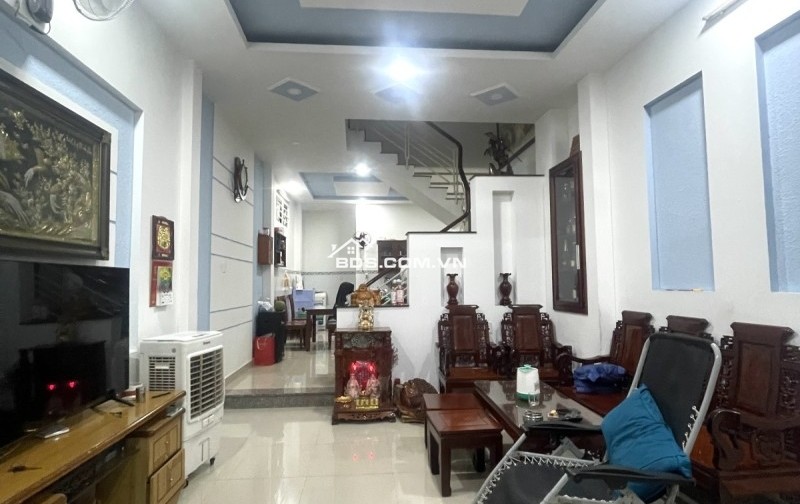 Bán nhà đường số 4, Hiệp Bình Phước, Thủ Đức, TP HCM. DT 75, 3 tầng. Giá  - 7.15  tỷ.