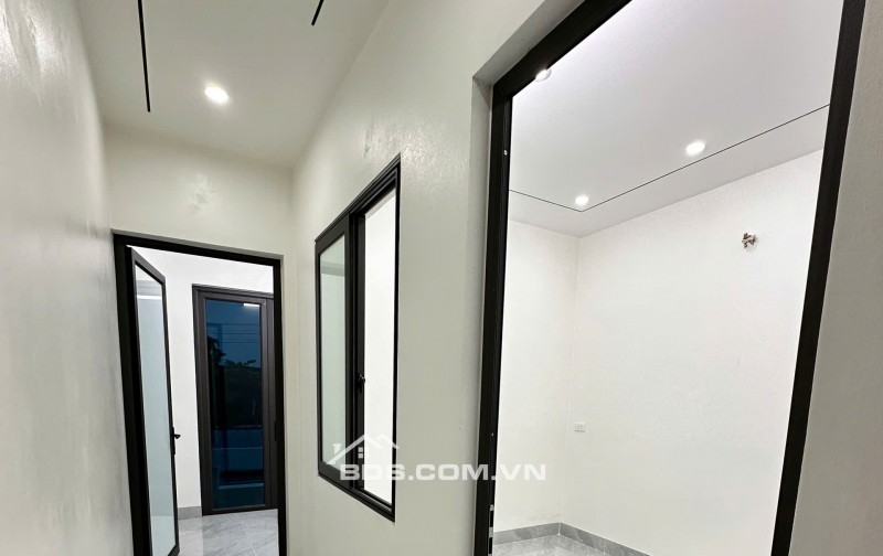 BÁN NHÀ  2.699 TỶ 3 TẦNG 52M2  XÂY MỚI NGÕ NGẮN ĐƯỜNG TRƯỜNG CHINH