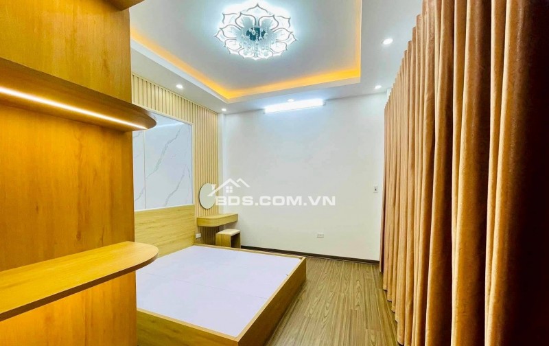 Bán Nhà Giải Phóng, Hoàng Mai 39m, 5 tầng, mt 10m, giá 6.8 tỷ