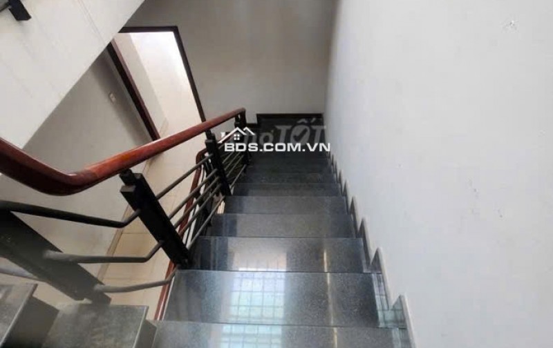 Cho thuê nhà MT 3 lầu 112 Phan Văn Hân P17 Bình Thạnh tiện kinh doanh