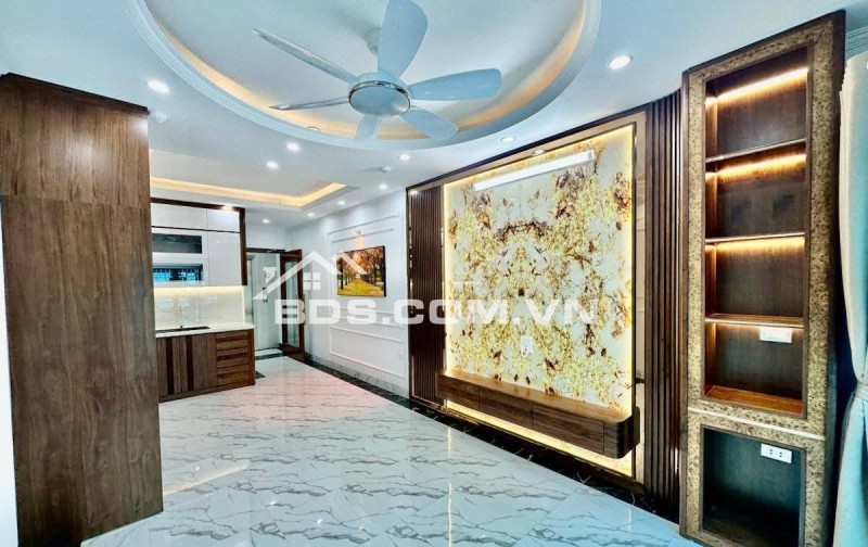 Bán Nhà Ô Tô Trong Nhà, Hoàng Đạo Thành, Thanh Xuân 42m, 8 tầng, giá 20.5 tỷ.