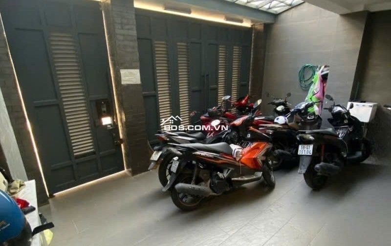Chỉ 8.7 tỷ có nhà 5 lầu HXH tránh Nguyễn Thái Sơn ngang 6m 68m2 gần Vincom Phan Văn Trị.