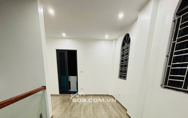 Nhà 4 tầng đẹp độc lập, mặt đường 10m, gần Metro, gần bến xe Thượng Lý, Sở Dầu, Hồng Bàng