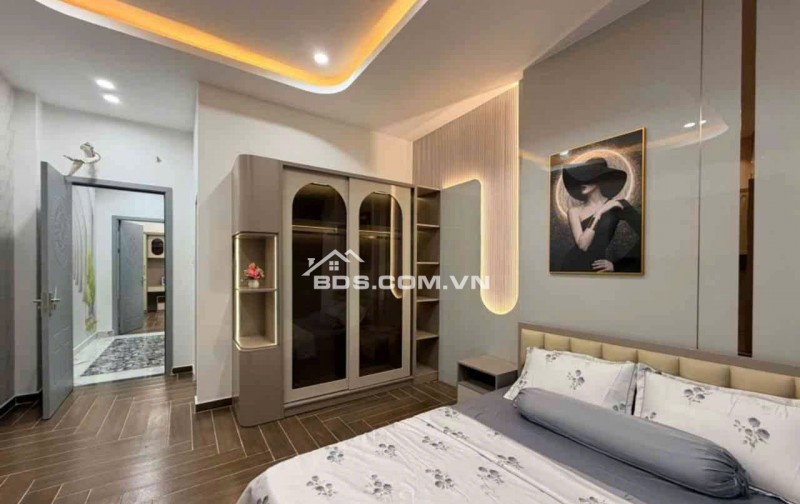 Bán nhà MTKD ngay chợ Nguyễn Tư Giản 80m2 6 lầu đẹp có thang máy KD đa nghề 14.5 tỷ.
