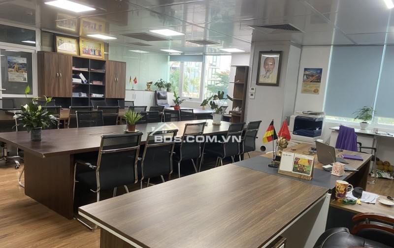Văn phòng đẹp 150m2 tại phố 249 Thụy Khuê, khu vực trung tâm sat Hồ Tây, giá cạnh tranh