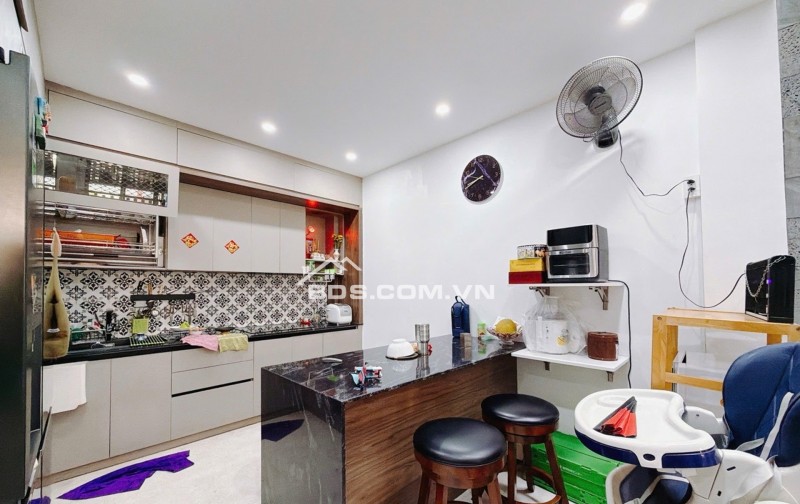 Bán nhà sân vườn Lâm Văn Bền, Q7, 100m2, giá chỉ 11 tỷ