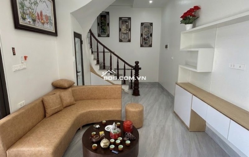  BÁN NHÀ PHÚC ĐỒNG–5 TẦNG, DT 35M2–10 m RA NGÕ THÔNG Ô TÔ THÔNG– NHỈNH 7 TỶ 