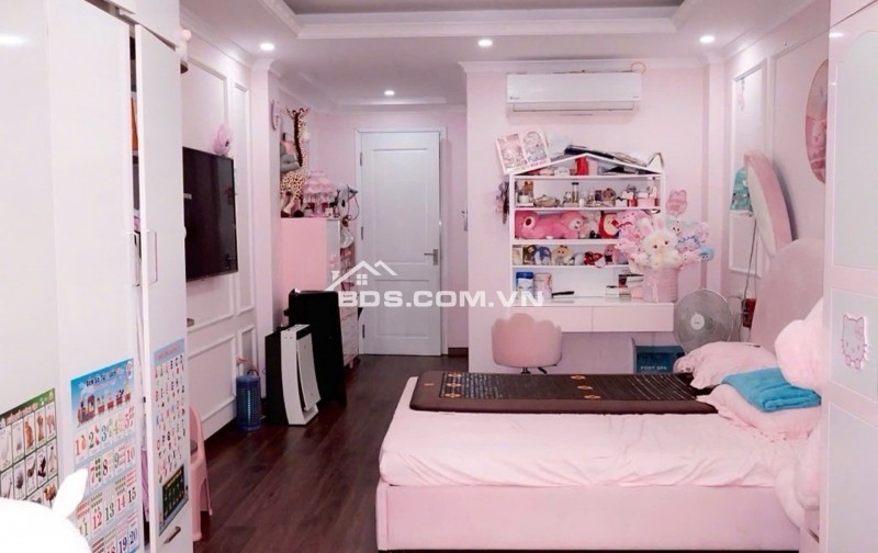 HÀNG VIP PHÂN LÔ – 6 TẦNG THANG MÁY – Ô TÔ TRÁNH NHAU- HOÀNG VĂN THÁI