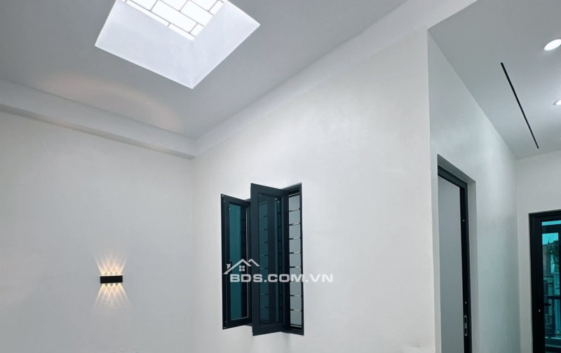 BÁN NHÀ ĐẸP 2.35 TỶ 3 TẦNG 50M2 ( TÂY NAM ) NGÕ RỘNG CÙ CHÍNH LAN