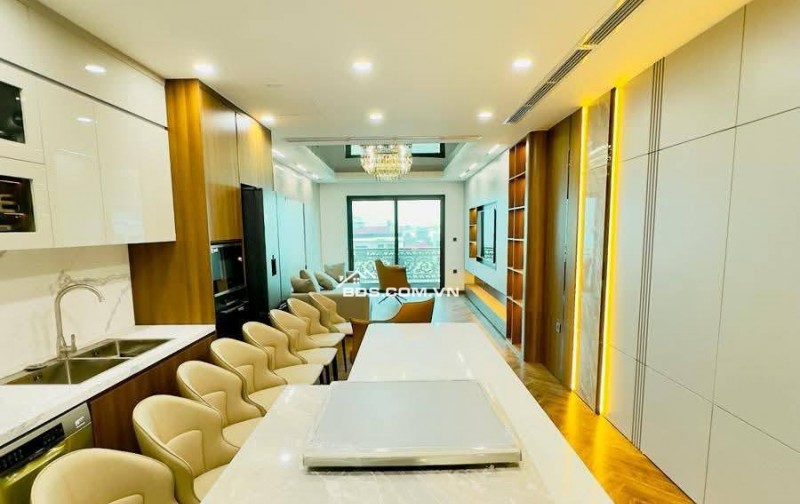 Bán Nhà Mặt Phố Kinh Doanh Nguyễn Văn Cừ, Long Biên 61m, 7 tầng, mt 4m, giá 33.5 tỷ