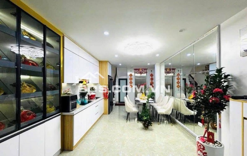 Bán Nhà Ô Đồng Lầm, Đống Đa 35m, 6 tầng, mt 3.6m, giá 11.2 tỷ.
