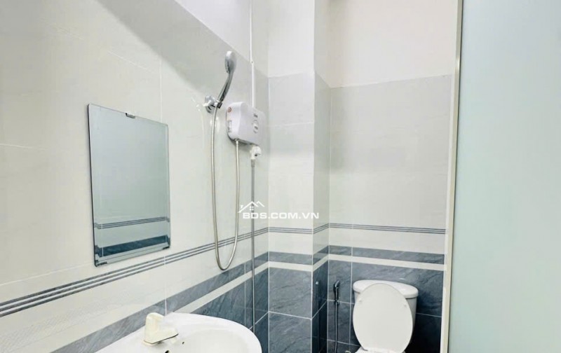 Căn hộ dịch vụ trung tâm quận 10, Giá cả phải chăng, Nhà mới, Giao thông thuận tiện gần siêu thị