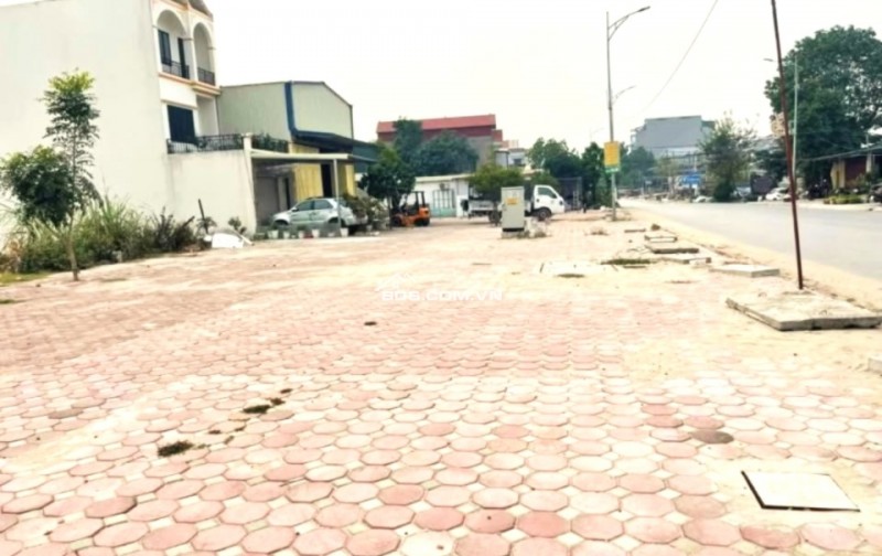 Đất Đấu giá giai phạm, mặt đường KCN 124m2, vỉa hè siêu rộng 17m, lưu không sau nhà gần 100m2.
