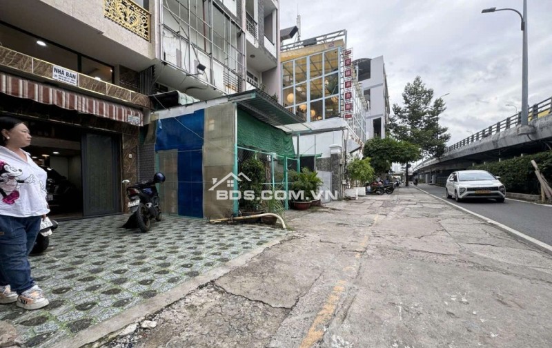 MT NGUYỄN TRI PHƯƠNG P6 Q5 – 4.3×10M – 6 TẦNG – XE HƠI TRONG NHÀ – 19 TỶ