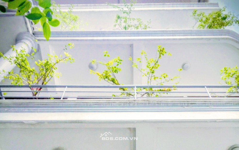Bán nhà riêng phố Khương Trung thông đường vành đai 2.5, DT 133m2, sổ hồng, ô tô vào nhà