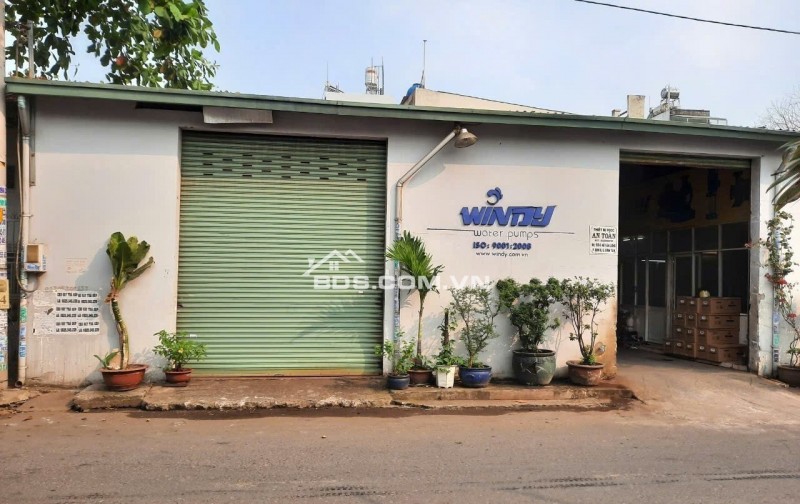 Nhà xưởng xây sẵn , kết hợp nhà ở, nền bê tông cốt thép ,điện bs pha
