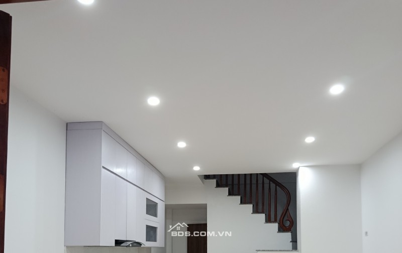 NHÀ MỚI KÍNH KOONG – VÀI BƯỚC CHÂN RA PHỐ NGUYỄN LAM– DÂN TRÍ CAO –LONG BIÊN 