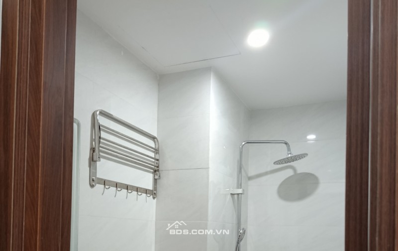  NHÀ MỚI KÍNH KOONG – VÀI BƯỚC CHÂN RA PHỐ NGUYỄN LAM– DÂN TRÍ CAO –LONG BIÊN 