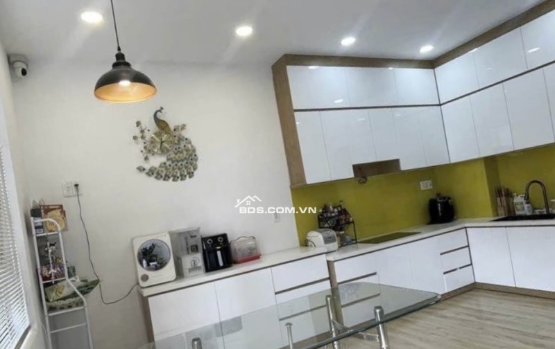 Nhà đẹp Khu bàn cờ, Phạm Văn Bạch mở rộng xe hơi thông