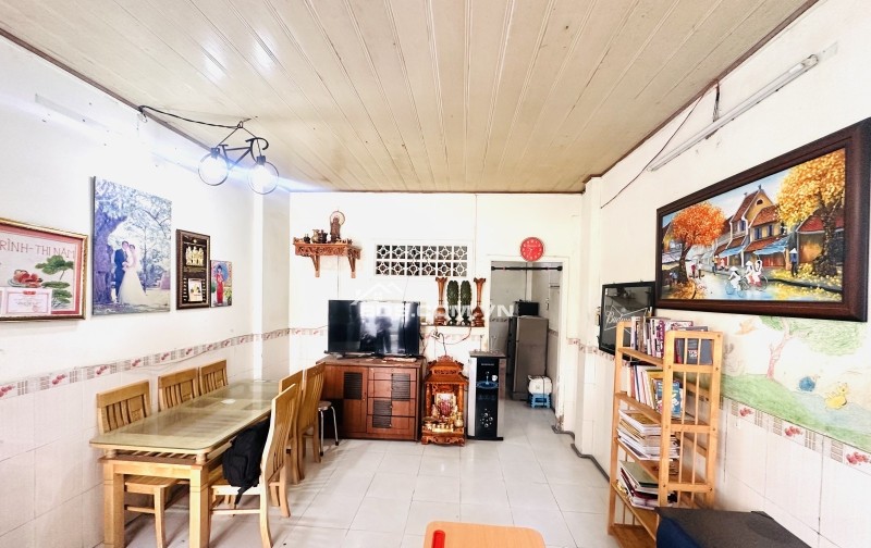 CHỈ 3,5 TỶ – CÓ NGAY NHÀ PHƯỚC BÌNH NAY LÀ PHƯỜNG PHƯỚC LONG, SỔ Riêng căn này đúng bài cho vợ chồng trẻ an cư lâu dài    Nhà cấp 4 tại Đường số 14, Phường Phước Long.