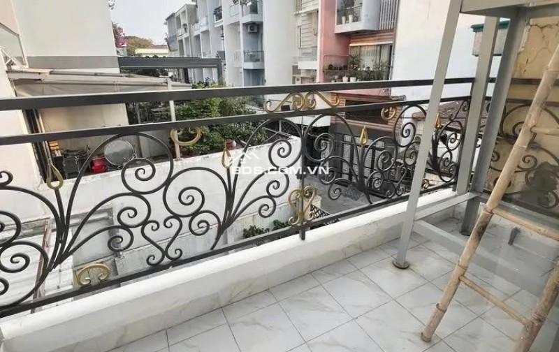  Nhà đẹp 3 tầng Hoà Bình- sát Đầm Sen 