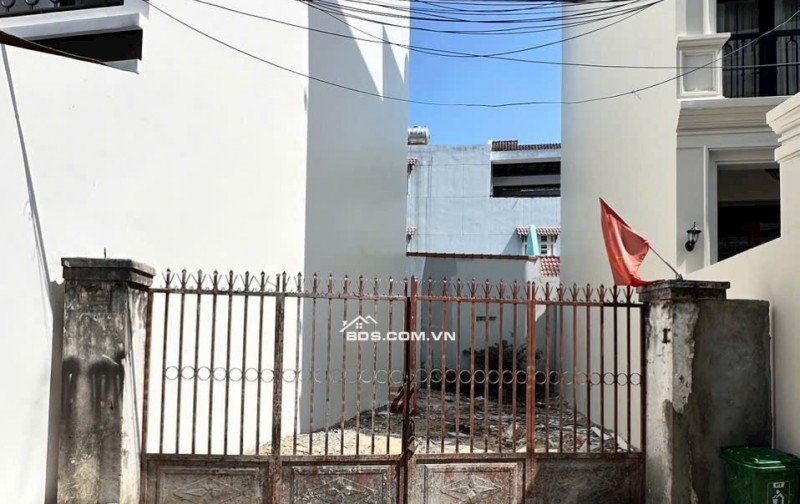   BÁN LÔ ĐẤT MẶT TIỀN ĐƯỜNG 8M 2 XE TẢI NÉ NHAU , ĐƯỜNG SỐ , PHƯỜNG BÌNH TRƯNG  , TP THỦ ĐỨC , TP HCM    Vị trí đẹp, mặt tiền đường thông ô tô 2 chiều , KDC hiện hữu , xây dựng kín, trục đường thông các trục Nguyễn Duy Trinh, ngay BV Lê Văn Thịnh, Bán kín