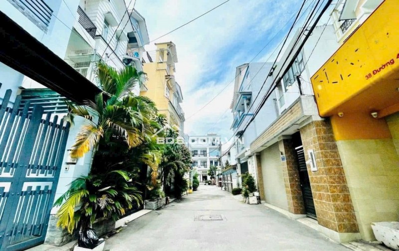   BÁN LÔ ĐẤT MẶT TIỀN ĐƯỜNG 8M 2 XE TẢI NÉ NHAU , ĐƯỜNG SỐ , PHƯỜNG BÌNH TRƯNG  , TP THỦ ĐỨC , TP HCM    Vị trí đẹp, mặt tiền đường thông ô tô 2 chiều , KDC hiện hữu , xây dựng kín, trục đường thông các trục Nguyễn Duy Trinh, ngay BV Lê Văn Thịnh, Bán kín