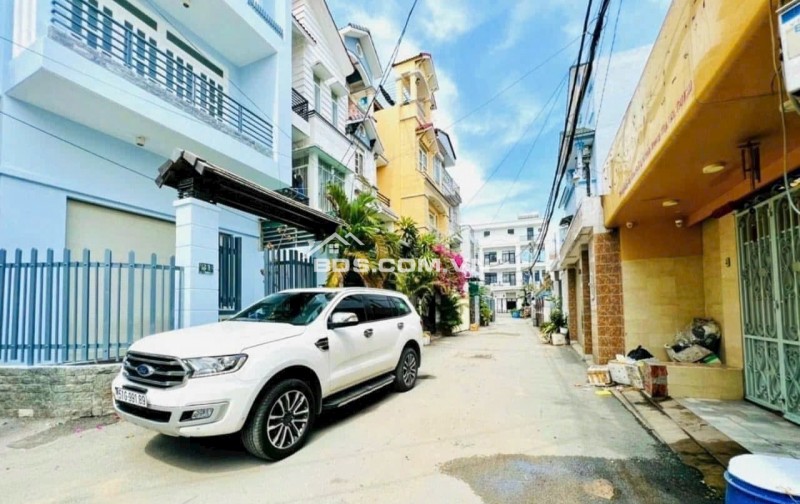   BÁN LÔ ĐẤT MẶT TIỀN ĐƯỜNG 8M 2 XE TẢI NÉ NHAU , ĐƯỜNG SỐ , PHƯỜNG BÌNH TRƯNG  , TP THỦ ĐỨC , TP HCM    Vị trí đẹp, mặt tiền đường thông ô tô 2 chiều , KDC hiện hữu , xây dựng kín, trục đường thông các trục Nguyễn Duy Trinh, ngay BV Lê Văn Thịnh, Bán kín