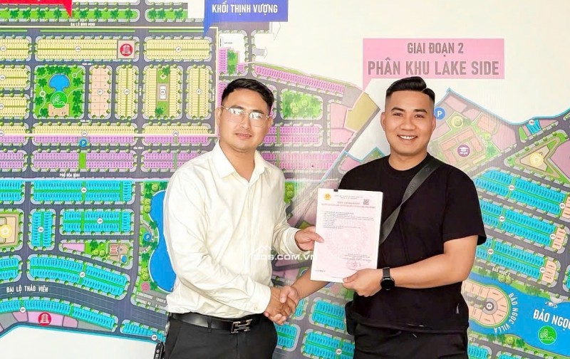 ĐẤT ĐẸP LỤC NAM- #ĐỒNG_CỬA2 – Đón khách bằng sự chu đáo  – Tư vấn bằng cái tâm  – Đồng hành bằng uy tín  Dự án Đồng Cửa 2, Lục Nam   Đã có sổ chuyển nhượng luôn   Hướng Nam   Diện tích 5,5x 15m =82,5m2  Đường 8m + vỉa hè 10m  Giá chuyển nhượng 2 tỷ 655tr 