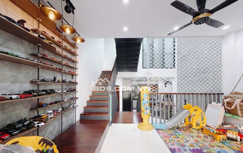 Bán nhà sân vườn Lâm Văn Bền, Q7, 100m2, giá chỉ 11 tỷ