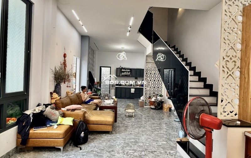 Bán nhà đường số 38, Hiệp Bình Chánh, Thủ Đức, TP HCM. DT 70m2, 3 tầng,  SHR. Giá - 8.2 tỷ.