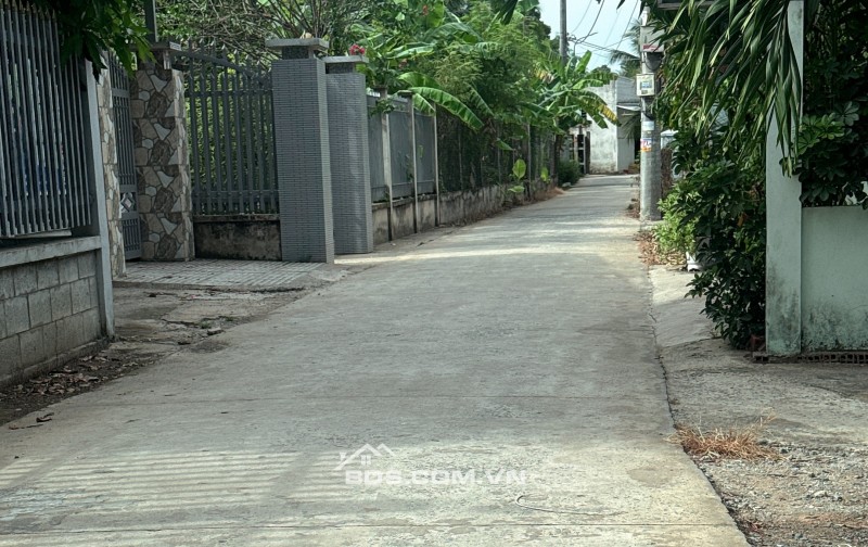 Bán đất thổ cư 495m2 cách đường Nguyễn Thị Định 200m
