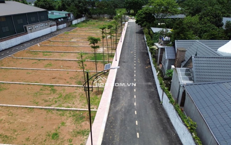 Hiếm có lô đất 2 mặt tiền mặt đường trục tiện kinh doanh gần ĐHQG