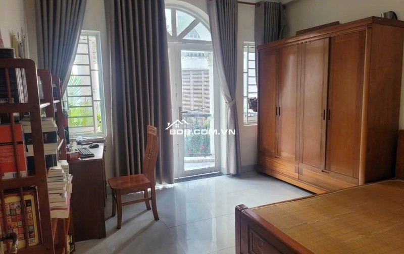 Bán nhà đường số 16, Linh Trung, Thủ Đức, TP HCM. DT 54m2, 4 tầng. Giá  7.4 tỷ.