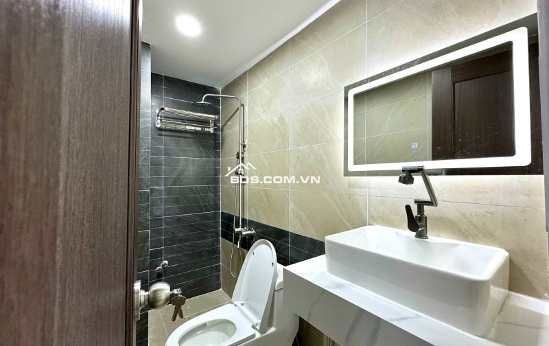 Bán nhà hẻm Phạm Văn Đồng, Thủ Đức, TP HCM. DT 74m2, 4 tầng. Giá 8.8 tỷ.