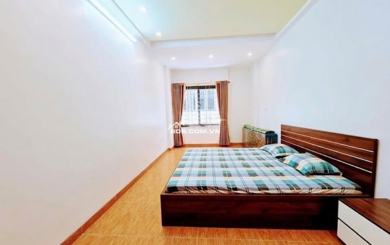 Ngõ Thông-ô tô vào nhà. vài bước chân ra đường Sài Đồng. Diện tích 51m2 giá 8,x tỷ