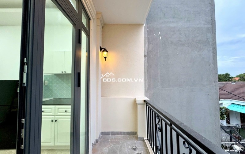 Bán nhà hẻm Phạm Văn Đồng, Thủ Đức, TP HCM. DT 74m2, 4 tầng. Giá 8.8 tỷ.
