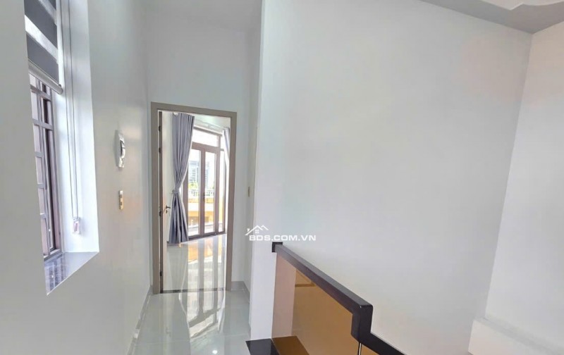Nhà 2 mặt tiền phường Dĩ An HCM –Gần ngã tư 550 Vị trí đắc địa, phù hợp để ở kết hợp kinh doanh buôn bán.