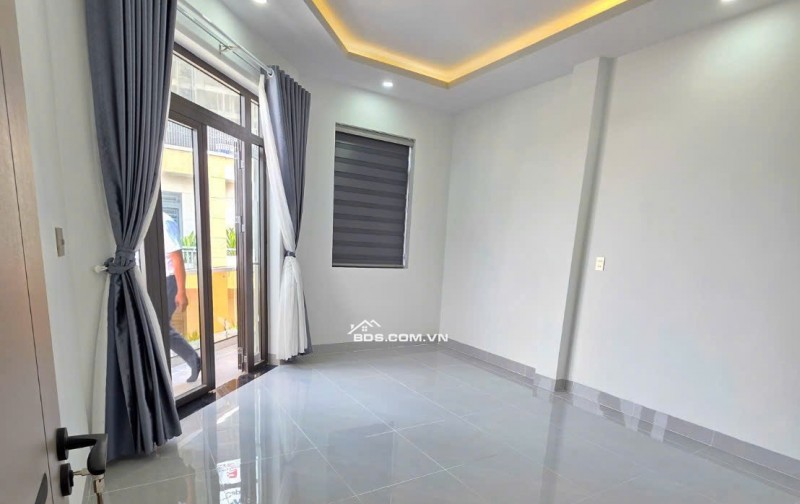 Nhà 2 mặt tiền phường Dĩ An HCM –Gần ngã tư 550 Vị trí đắc địa, phù hợp để ở kết hợp kinh doanh buôn bán.