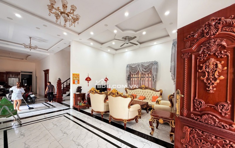 Trung tâm chợ Dĩ An – buôn bán tấp nập, ở hay kinh doanh đều “hái ra tiền”   Gần trường học, tiện ích full, đi BigC GO ~2km