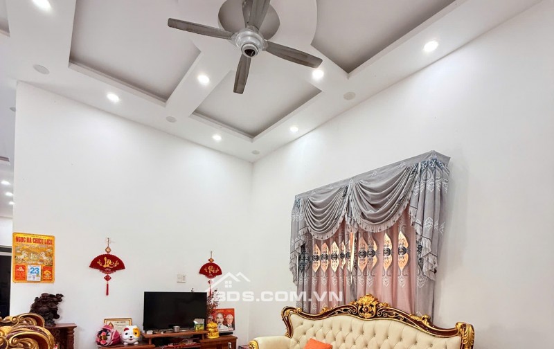 Trung tâm chợ Dĩ An – buôn bán tấp nập, ở hay kinh doanh đều “hái ra tiền”   Gần trường học, tiện ích full, đi BigC GO ~2km
