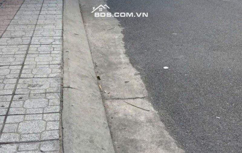 Bán lô đất mặt tiền đường Hoàng Văn Thụ, Phường Nha Trang, hơn 19 tỷ sở hữu ngay