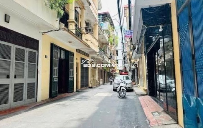 Bán nhà riêng phố Khương Trung thông đường vành đai 2.5, DT 133m2, sổ hồng, ô tô vào nhà