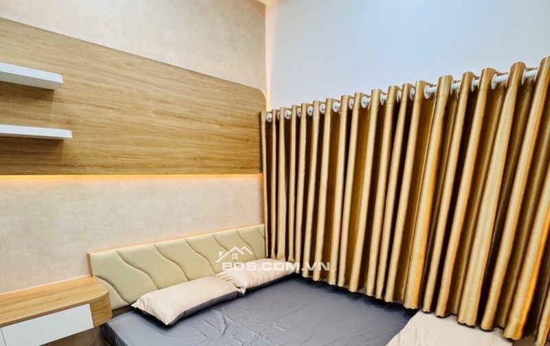 Siêu Phẩm - Thích Quảng Đức  - Phú Nhuận - Cách Mặt Tiền 2 Căn