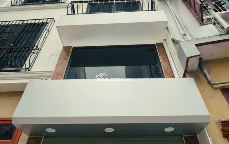 THANH XUÂN, 34m2 x 5T, VF5 qua cửa – NHÀ ĐẸP CẠNH HỒ – FULL ĐỒ Ở LUÔN