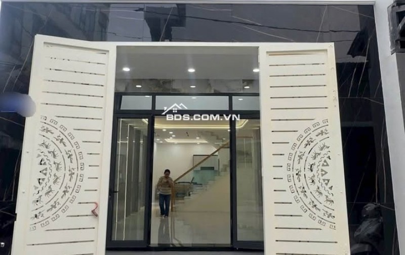SIEU HOT  NHÀ CHUẨN  LÊ VĂN KHƯƠNG QUẬN 12
+ Dt : 4.4m x 15m 63m2
+ Kc : 3 tầng 3pn
+ Giá : 7 Tỷ
